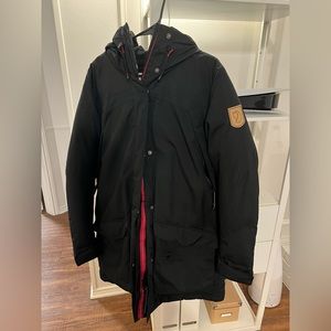 Women’s Fjallraven Parka — Black — Large